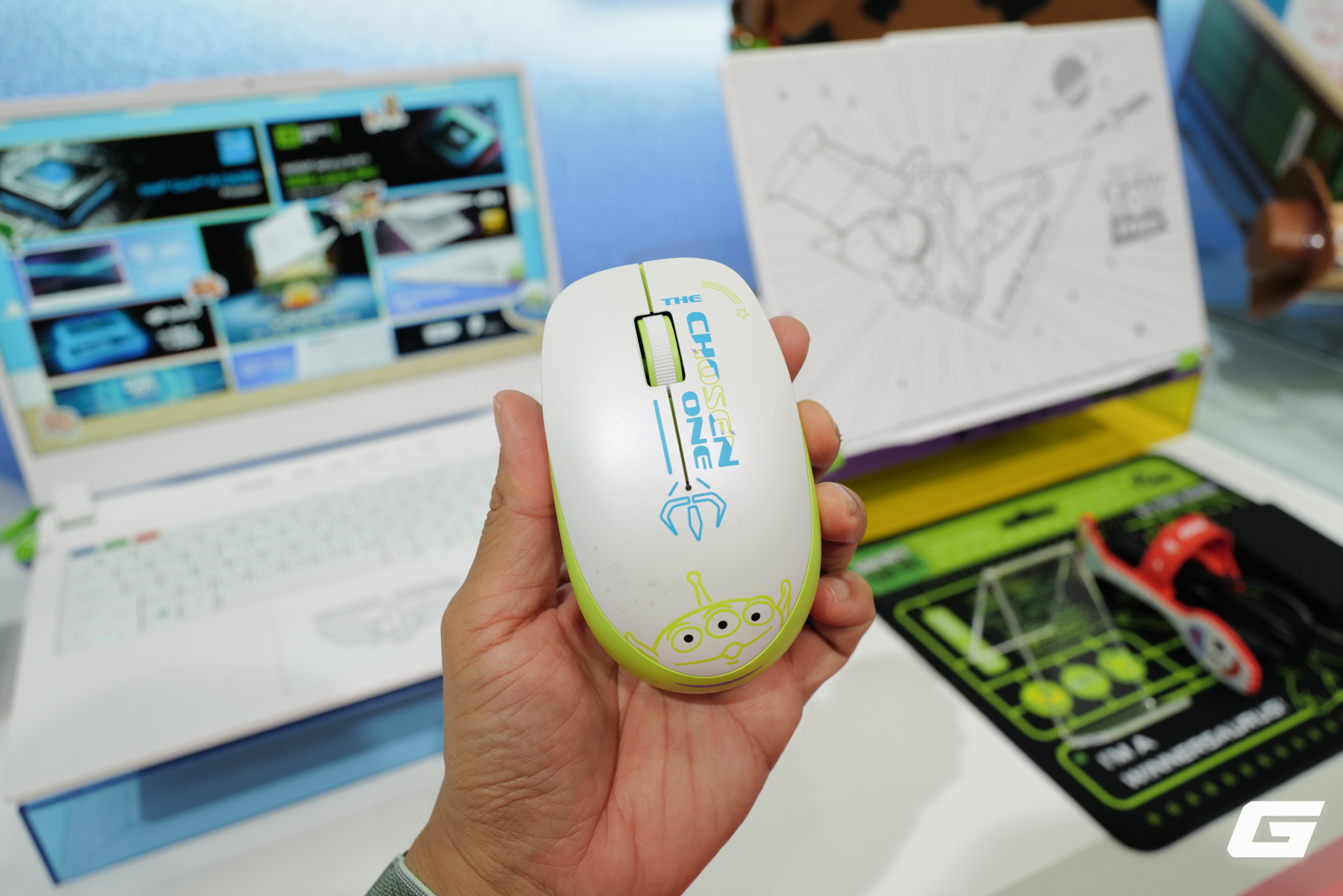 Gallery - Đây là những mẫu laptop MSI đáng chú ý nhất tại Computex 2026: từ Titan 18 HX “Thiên Long” đến Toy Story và Claw 8 EX AI+ - image 23