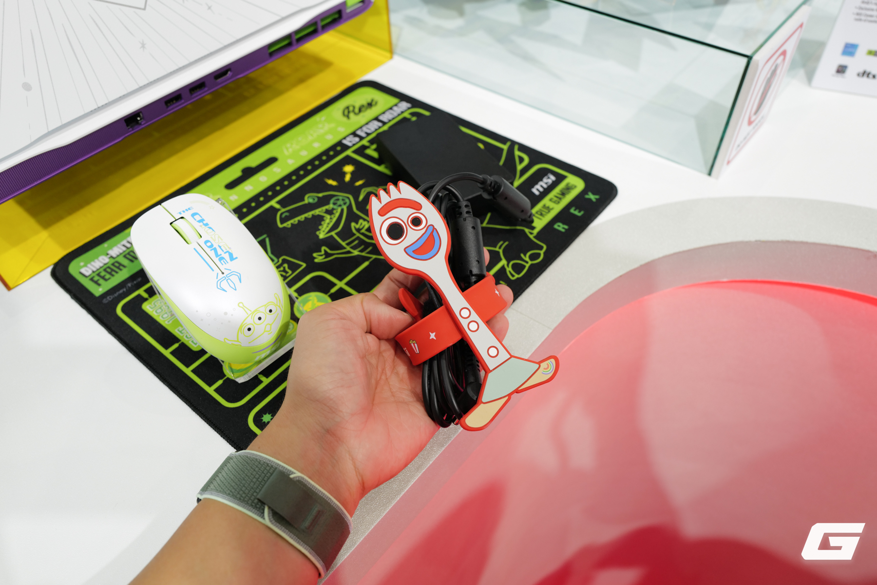 Gallery - Đây là những mẫu laptop MSI đáng chú ý nhất tại Computex 2026: từ Titan 18 HX “Thiên Long” đến Toy Story và Claw 8 EX AI+ - image 24