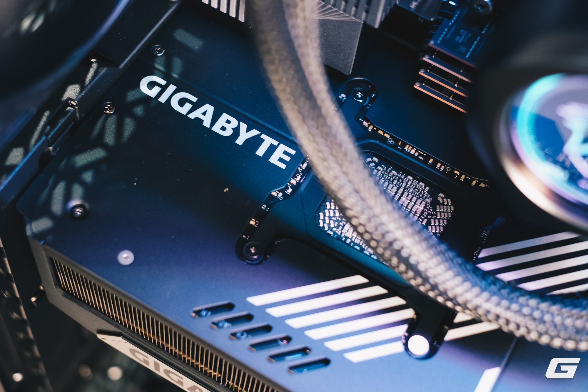 Cận cảnh bộ PC AI gi&aacute; 1 tỷ đồng tại Việt Nam: Ri&ecirc;ng tiền RAM 768GB đ&atilde; mất 600 triệu đồng, nhưng doanh nghiệp vẫn mạnh tay mua liền 4 bộ- Ảnh 9.