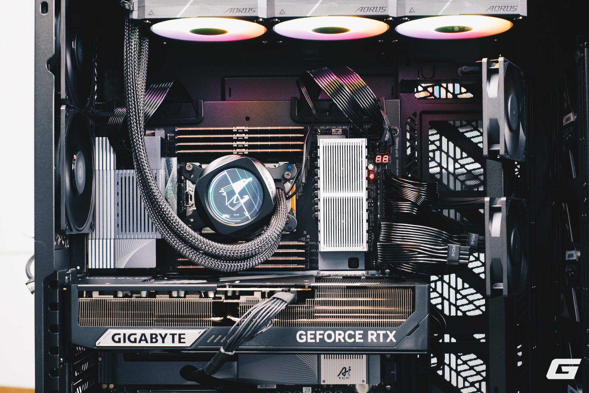Cận cảnh bộ PC AI gi&aacute; 1 tỷ đồng tại Việt Nam: Ri&ecirc;ng tiền RAM 768GB đ&atilde; mất 600 triệu đồng, nhưng doanh nghiệp vẫn mạnh tay mua liền 4 bộ- Ảnh 6.