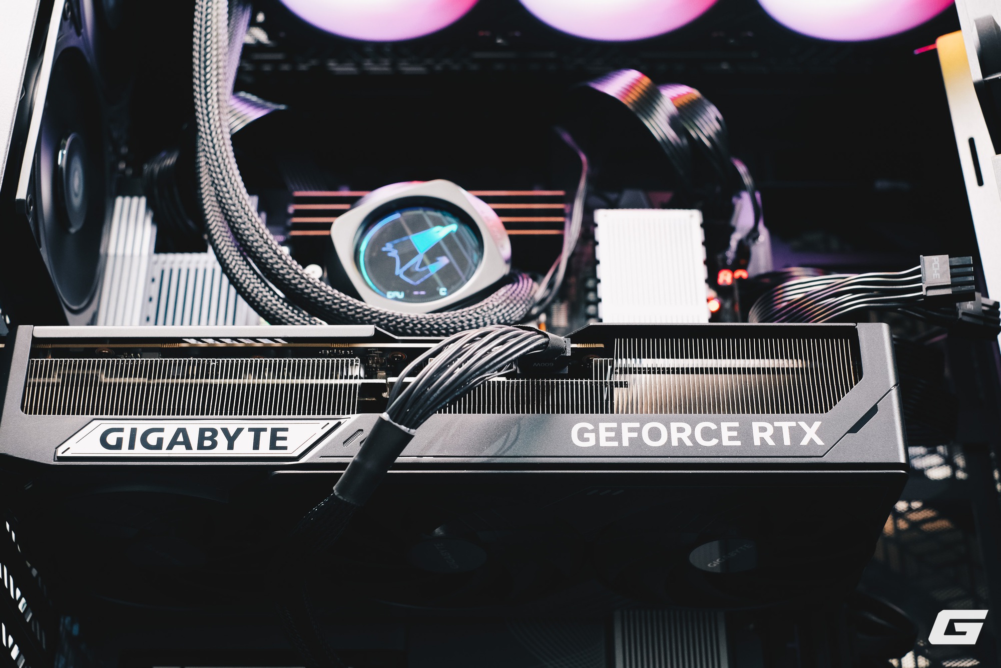 Cận cảnh bộ PC AI gi&aacute; 1 tỷ đồng tại Việt Nam: Ri&ecirc;ng tiền RAM 768GB đ&atilde; mất 600 triệu đồng, nhưng doanh nghiệp vẫn mạnh tay mua liền 4 bộ- Ảnh 10.