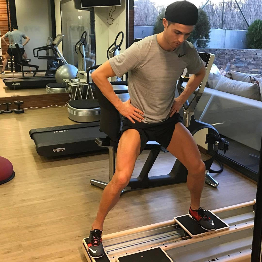 Ng&ocirc;i nh&agrave; của Ronaldo - Ảnh 16.
