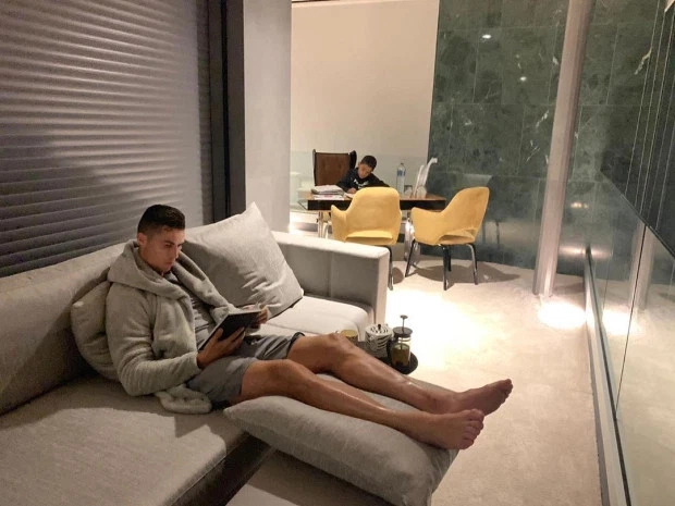 Ng&ocirc;i nh&agrave; của Ronaldo - Ảnh 40.