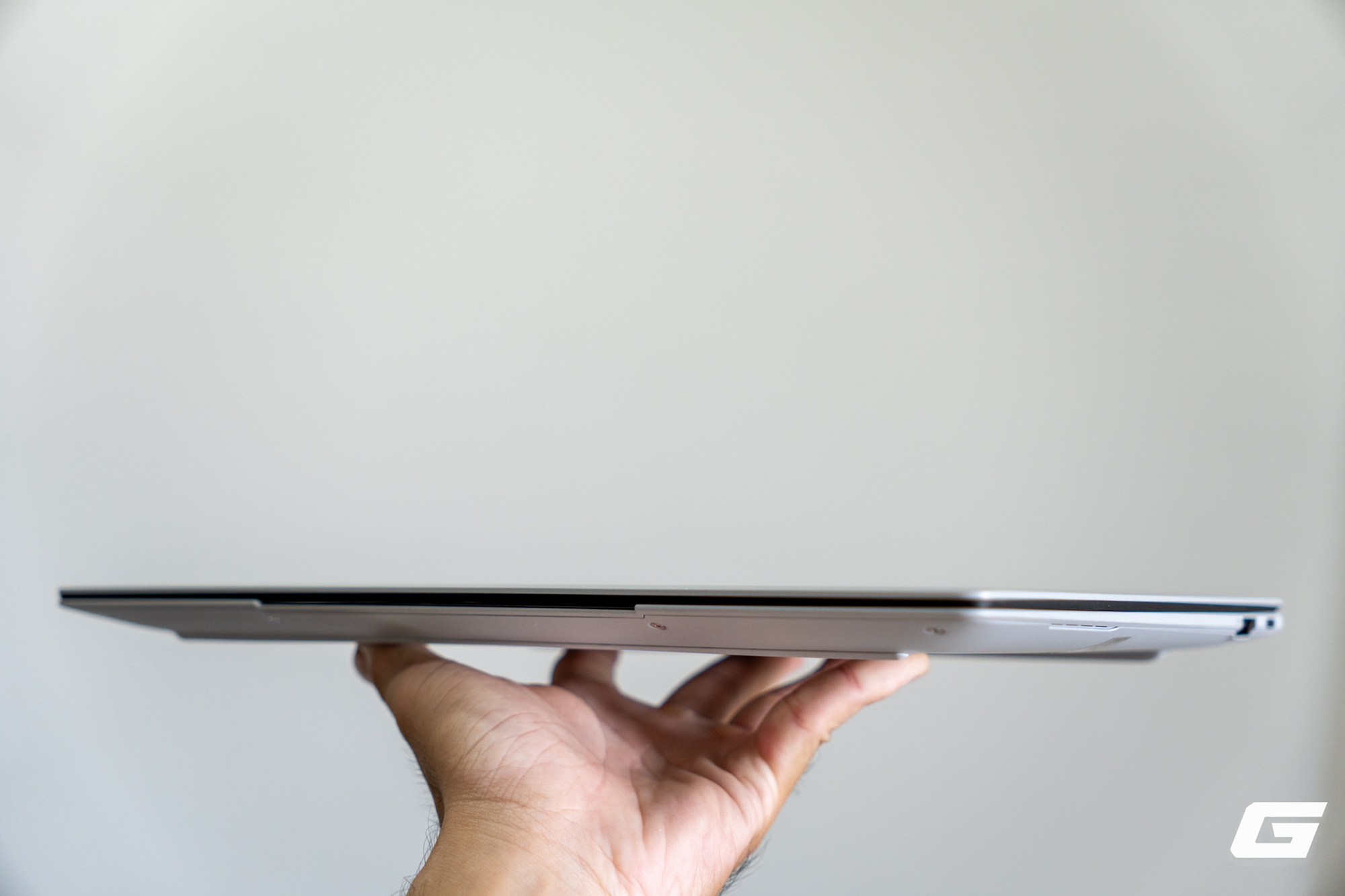ASUS ExpertBook Ultra: flagship laptop doanh nghiệp gi&aacute; 100 triệu, nặng chưa đến 1kg m&agrave; sức mạnh kh&ocirc;ng thể xem nhẹ - Ảnh 6.