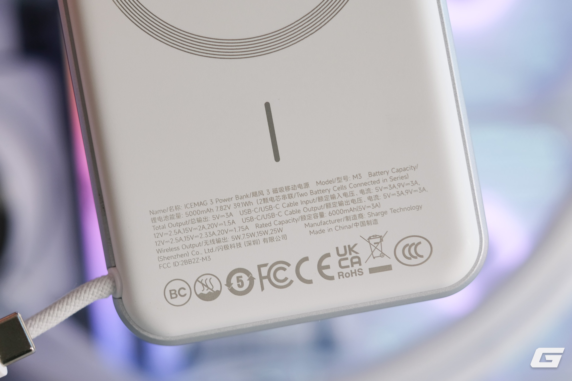 Tr&ecirc;n tay vi&ecirc;n pin MagSafe &ldquo;kh&ocirc;ng giống ai&rdquo; với quạt RGB, thiết kế đậm chất Cyberpunk, chuẩn Qi2.2 xịn nhất hiện nay - Ảnh 12.
