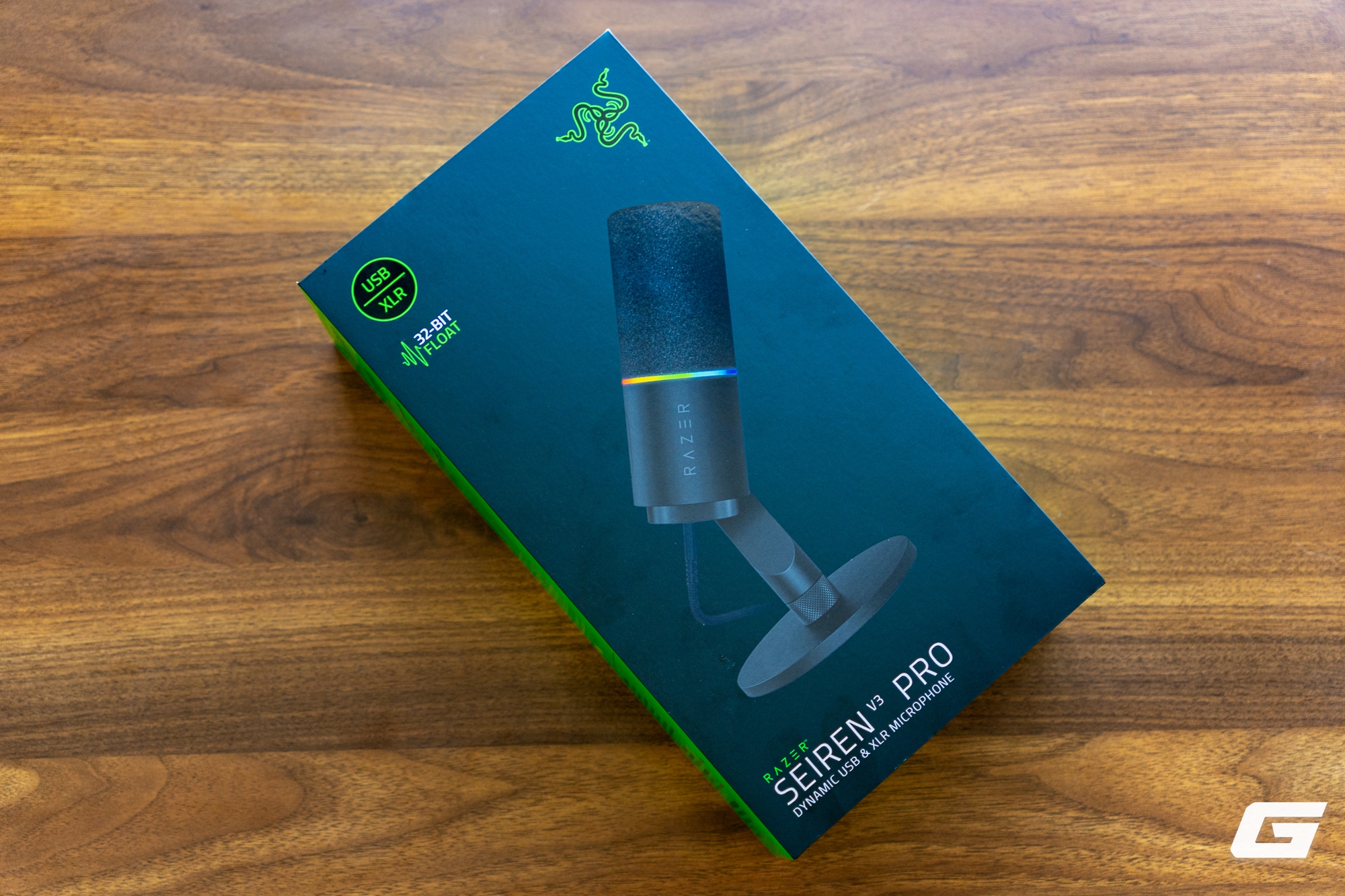 Tr&ecirc;n tay Razer Seiren V3 Pro: Chiếc microphone XLR đầu ti&ecirc;n v&agrave; cũng &ldquo;chuẩn studio&rdquo; nhất của Razer- Ảnh 5.