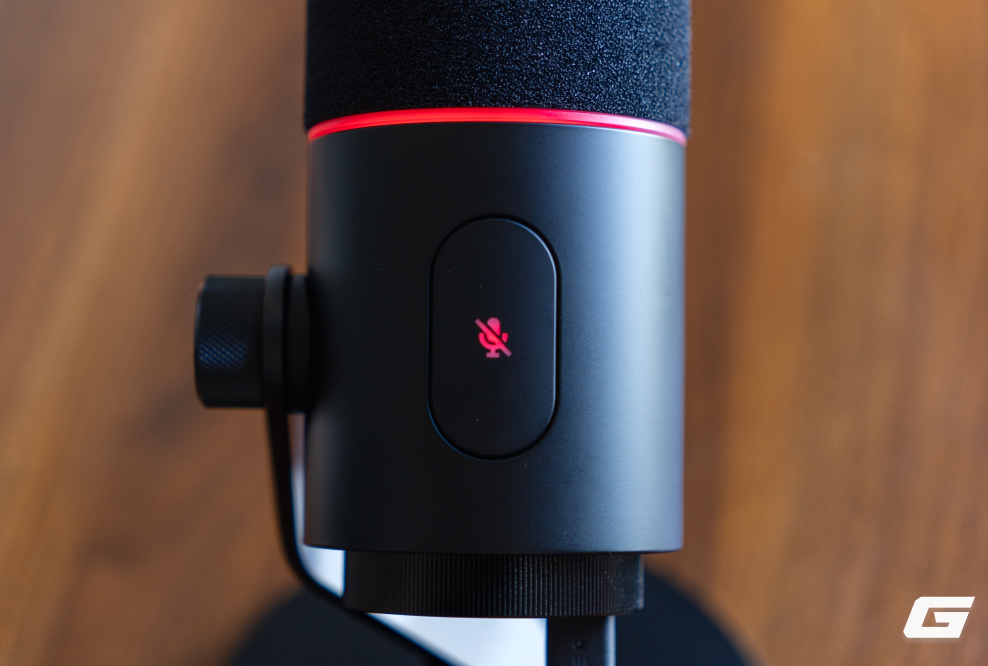 Tr&ecirc;n tay Razer Seiren V3 Pro: Chiếc microphone XLR đầu ti&ecirc;n v&agrave; cũng &ldquo;chuẩn studio&rdquo; nhất của Razer- Ảnh 14.