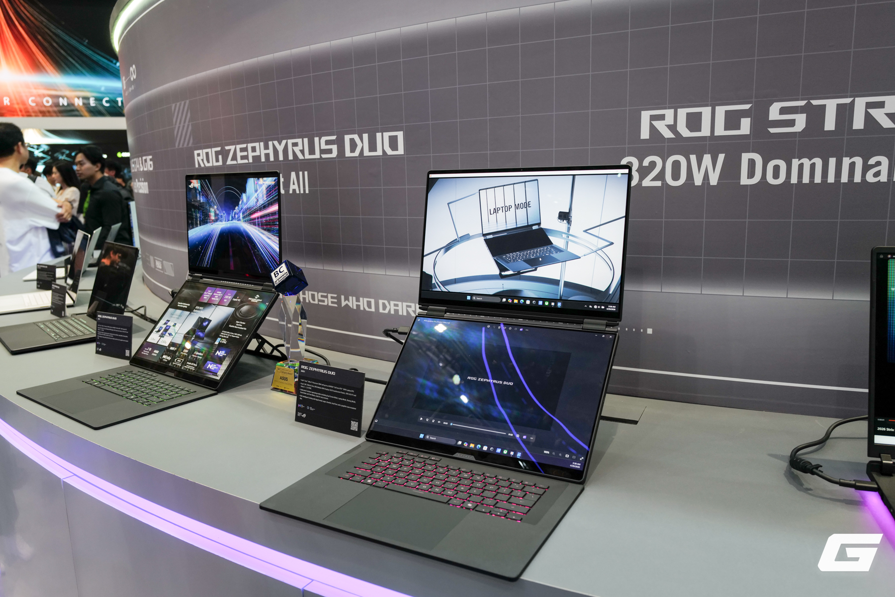 Dạo quanh gian h&agrave;ng ASUS ROG tại Computex 2026: Laptop SCAR 18 với m&agrave;n 4K 240Hz, Xbox Ally kỷ niệm 20 năm v&agrave; concept handheld đầy hứa hẹn - Ảnh 4.