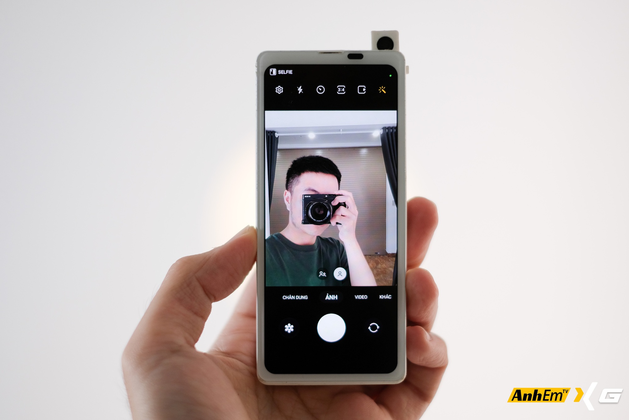 Sinh vi&ecirc;n Việt Nam biến Galaxy Z Fold đời đầu th&agrave;nh smartphone mini độc nhất: C&oacute; nhiều t&iacute;nh năng m&agrave; Galaxy Z Fold7 c&ograve;n chưa c&oacute;- Ảnh 7.
