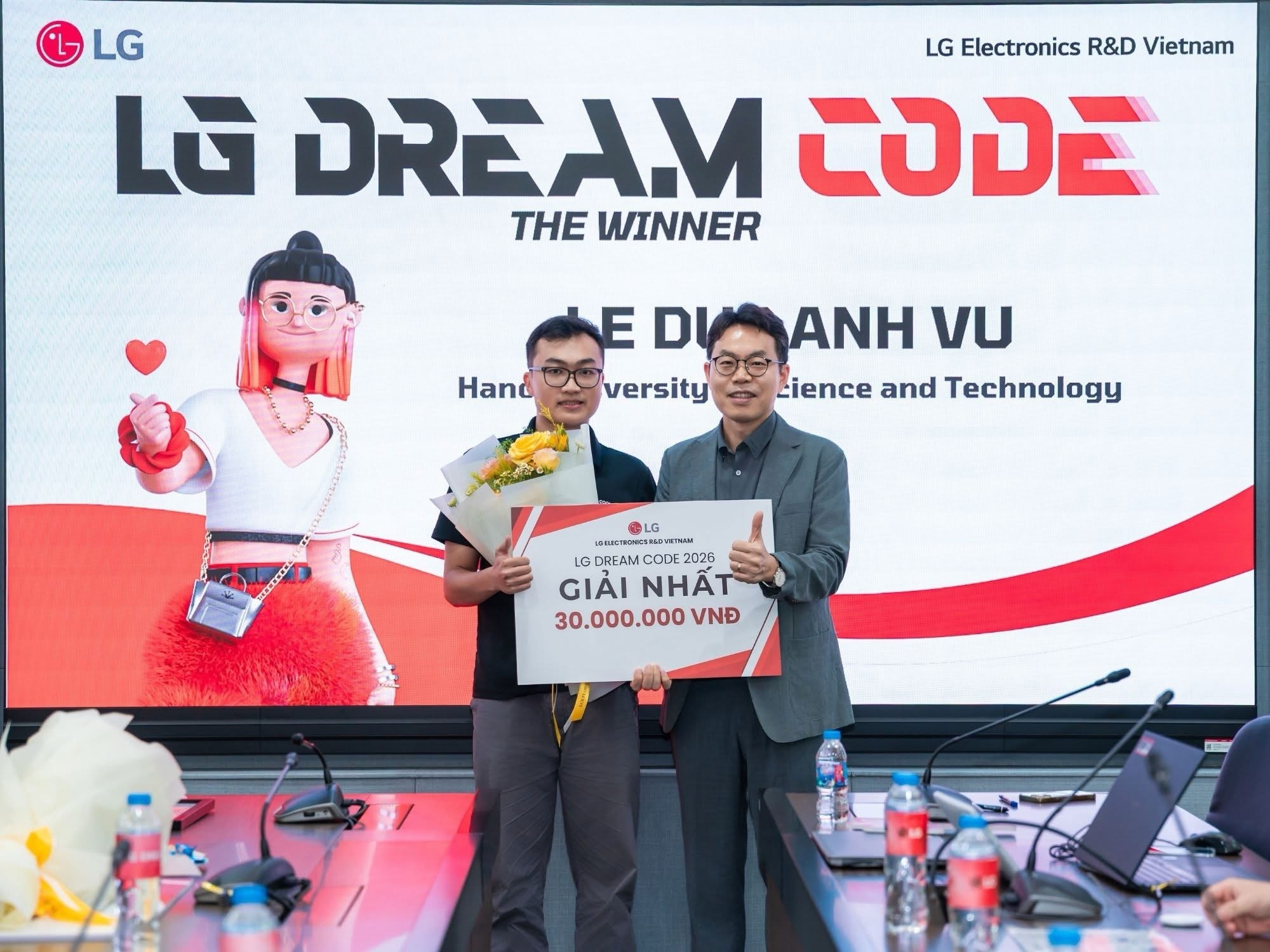 LG kỷ niệm 10 năm ph&aacute;t triển phần mềm &ocirc; t&ocirc; tại Việt Nam - Ảnh 4.