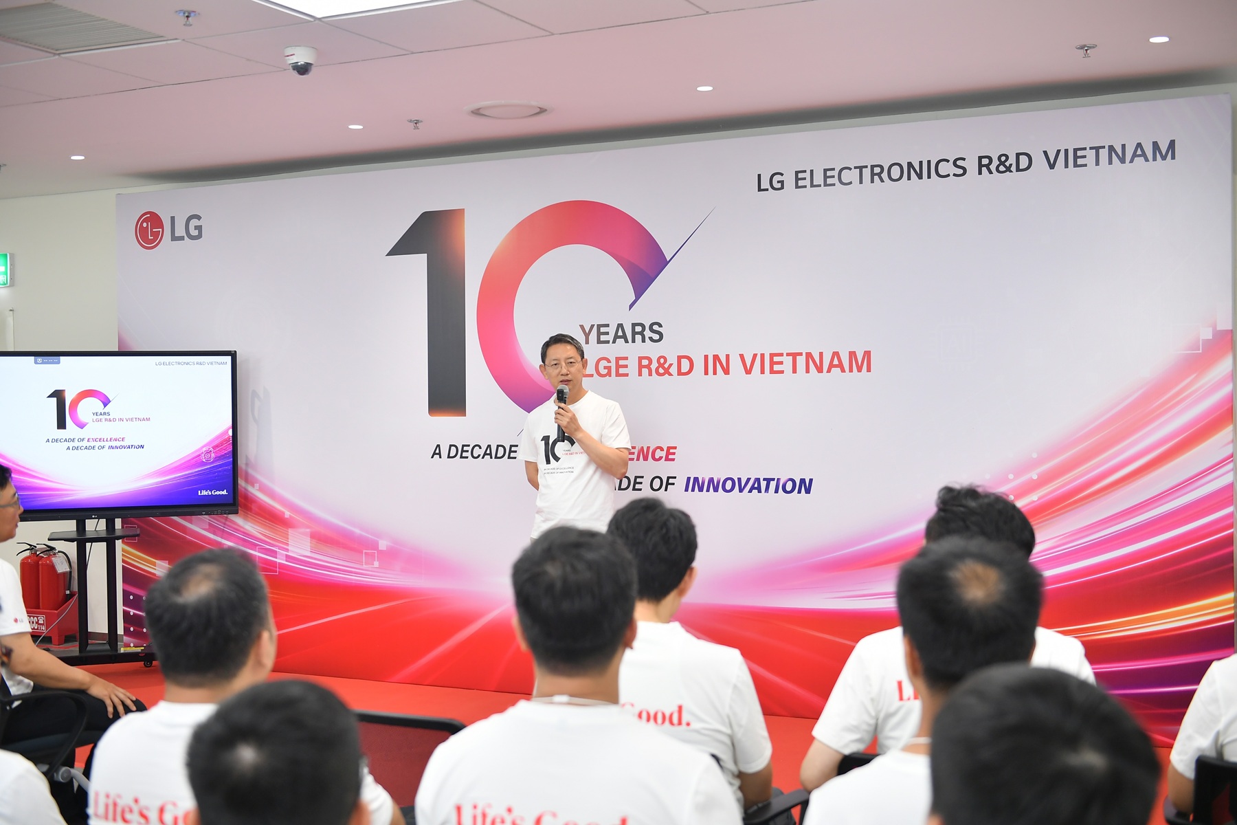 LG kỷ niệm 10 năm ph&aacute;t triển phần mềm &ocirc; t&ocirc; tại Việt Nam - Ảnh 5.