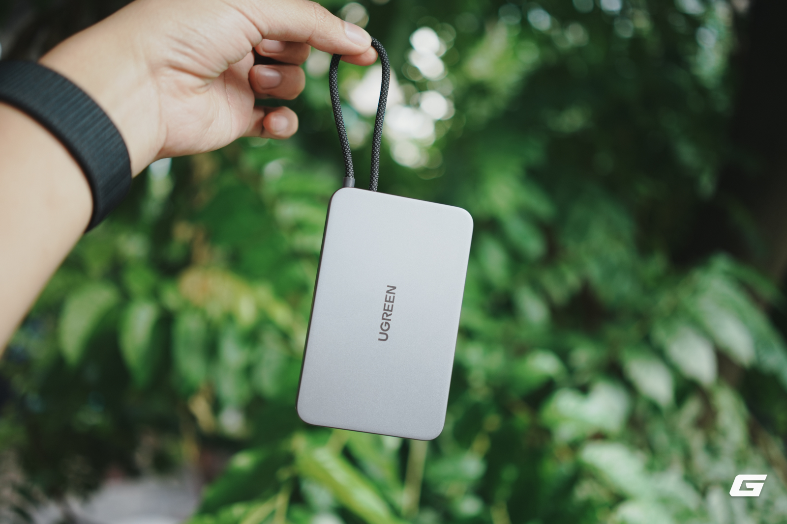 Gallery - Pin dự phòng siêu mỏng, hỗ trợ MagSafe 15W cho iPhone, tích hợp dây, giá sale còn 900.000 đồng - image 6