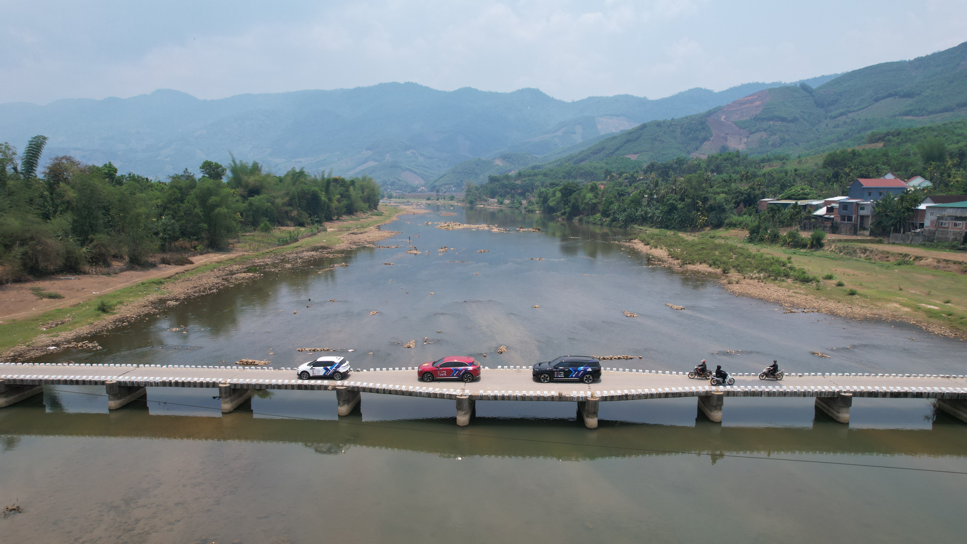 Sau chuyến "phượt" 10.000 km xuy&ecirc;n Đ&ocirc;ng Nam &Aacute; bằng xe điện, chủ xe nhận thấy lợi thế r&otilde; r&agrave;ng của &ldquo;s&acirc;n nh&agrave;&rdquo; so với &ldquo;s&acirc;n kh&aacute;ch&rdquo; - Ảnh 3.