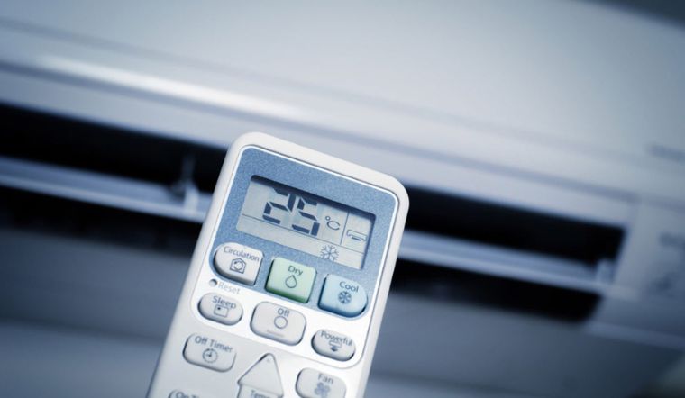 Bật điều h&ograve;a qua đ&ecirc;m tốn bao nhi&ecirc;u tiền điện? Con số kh&ocirc;ng như nhiều người nghĩ - Ảnh 1.
