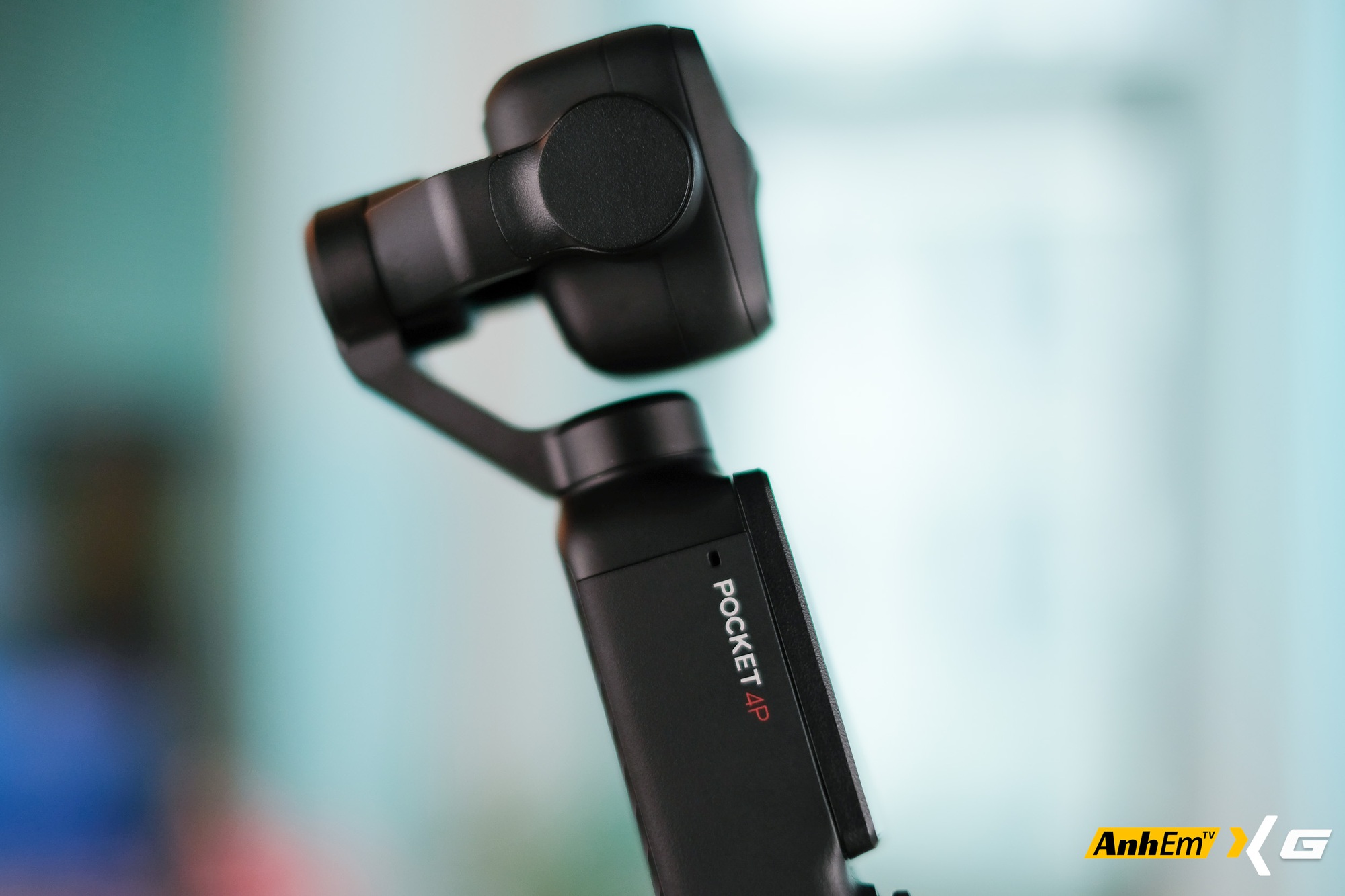 Tr&ecirc;n tay DJI Osmo Pocket 4P: Một bước tiến lớn về khả năng quay phim, một bước l&ugrave;i nhỏ về sự tiện lợi- Ảnh 4.