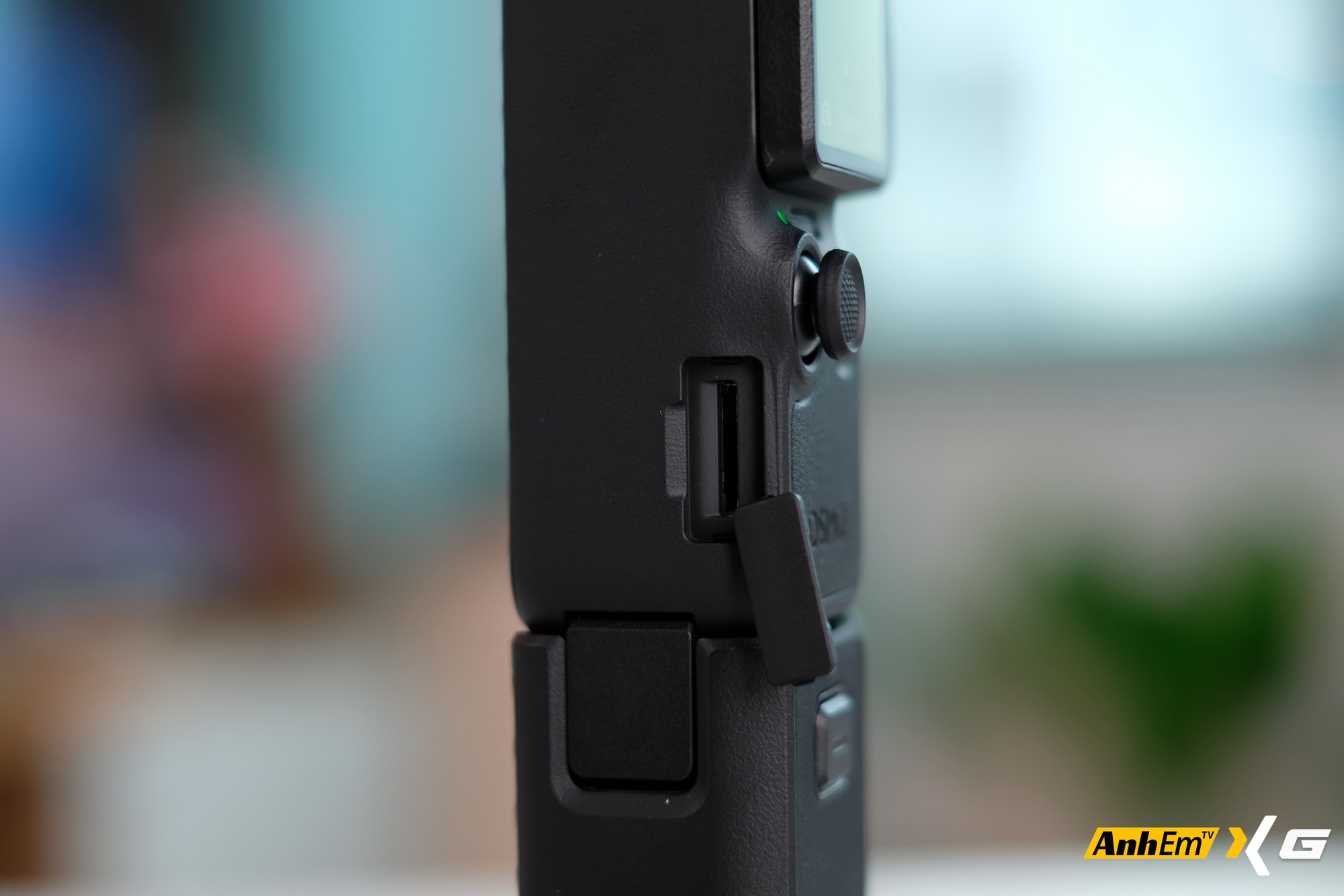 Tr&ecirc;n tay DJI Osmo Pocket 4P: Một bước tiến lớn về khả năng quay phim, một bước l&ugrave;i nhỏ về sự tiện lợi- Ảnh 12.