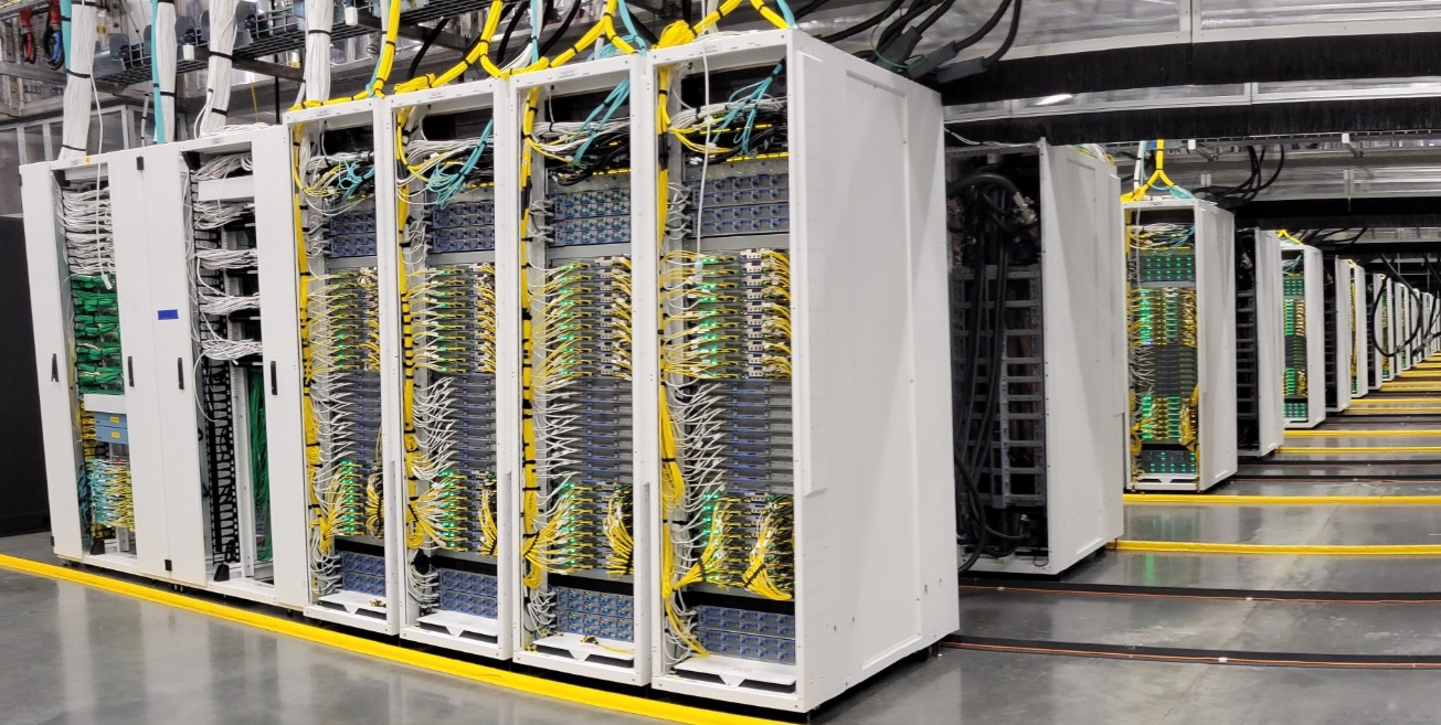 AI xóa hàng chục nghìn việc làm ở phương Tây và đang bào mòn mỏ vàng tỷ USD của gia công phần mềm Việt Nam - Ảnh 3.