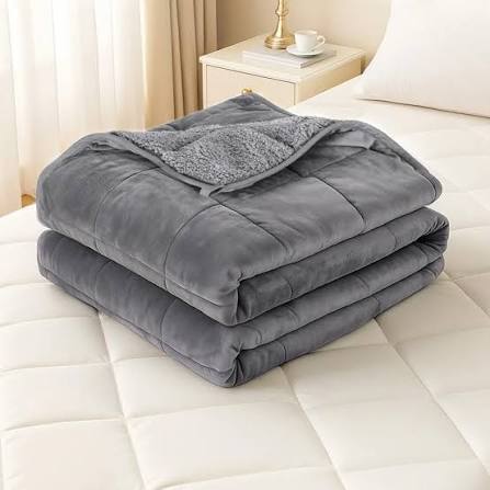Chiếc chăn nặng gần 16kg đ&atilde; phổ biến ở phương T&acirc;y từ nhiều năm trước nhưng &iacute;t người Việt biết đến: Thực sự c&oacute; gi&uacute;p ngủ ngon hơn? - Ảnh 1.