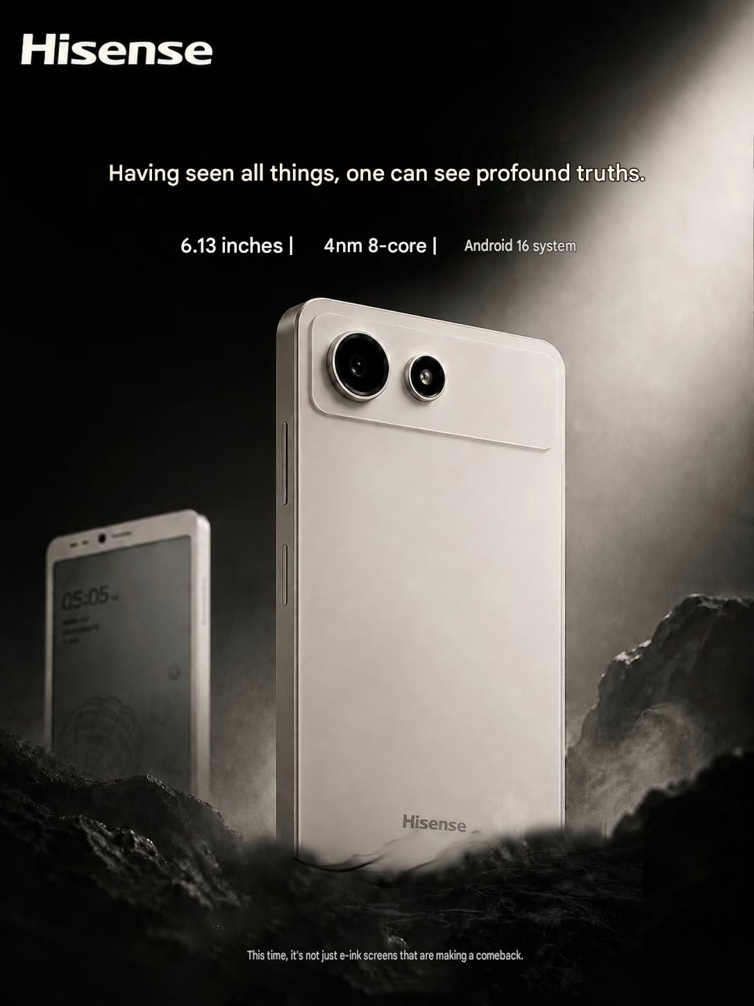 Cận cảnh Hisense A10: Điện thoại sở hữu m&agrave;n h&igrave;nh như m&aacute;y đọc s&aacute;ch nhưng c&oacute; cả m&agrave;n h&igrave;nh LCD ph&iacute;a sau c&oacute; thể th&aacute;o rời từ t&iacute;nh cực độc đ&aacute;o - Ảnh 3.