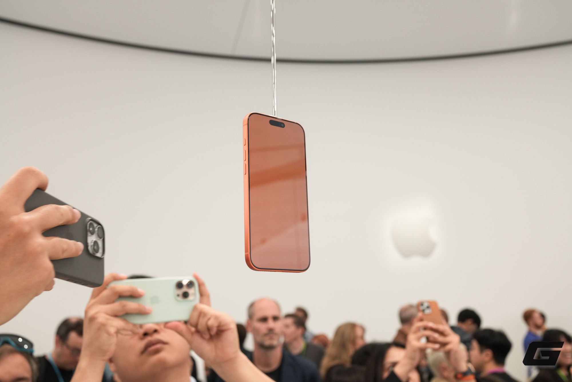 Gallery - Apple ngược dòng thị trường smartphone toàn cầu: iPhone lập kỷ lục mới ngay giữa lúc cả ngành lao dốc - image 1