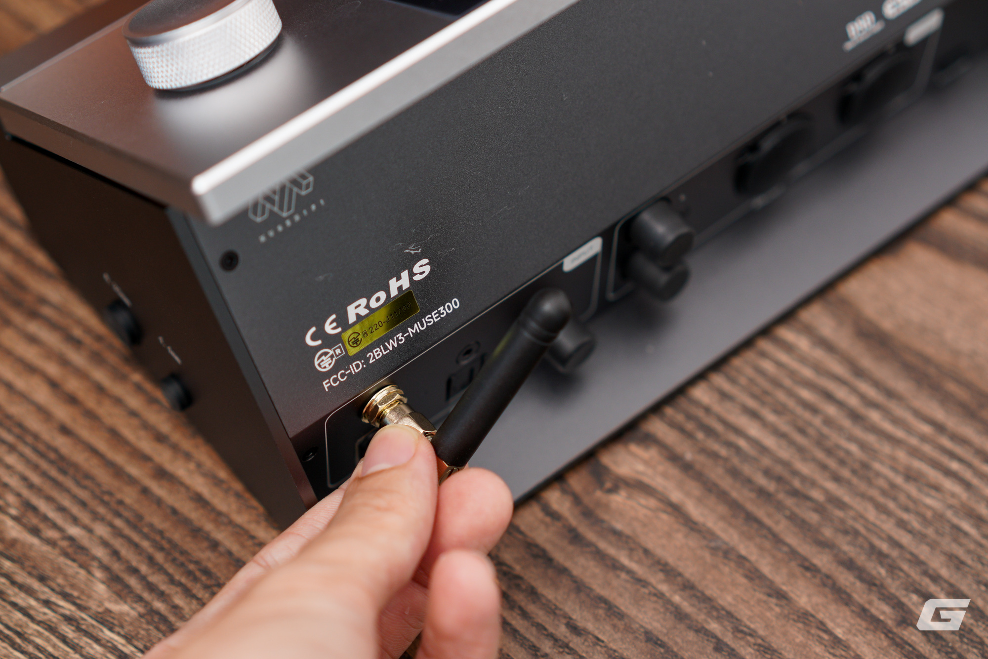 Đ&aacute;nh gi&aacute; MUSE HiFi M300: DAC/Amp si&ecirc;u "độc lạ" với hệ điều h&agrave;nh ri&ecirc;ng, m&agrave;n h&igrave;nh 5 inch v&agrave; chế độ giả lập &acirc;m thanh của đ&egrave;n!- Ảnh 4.
