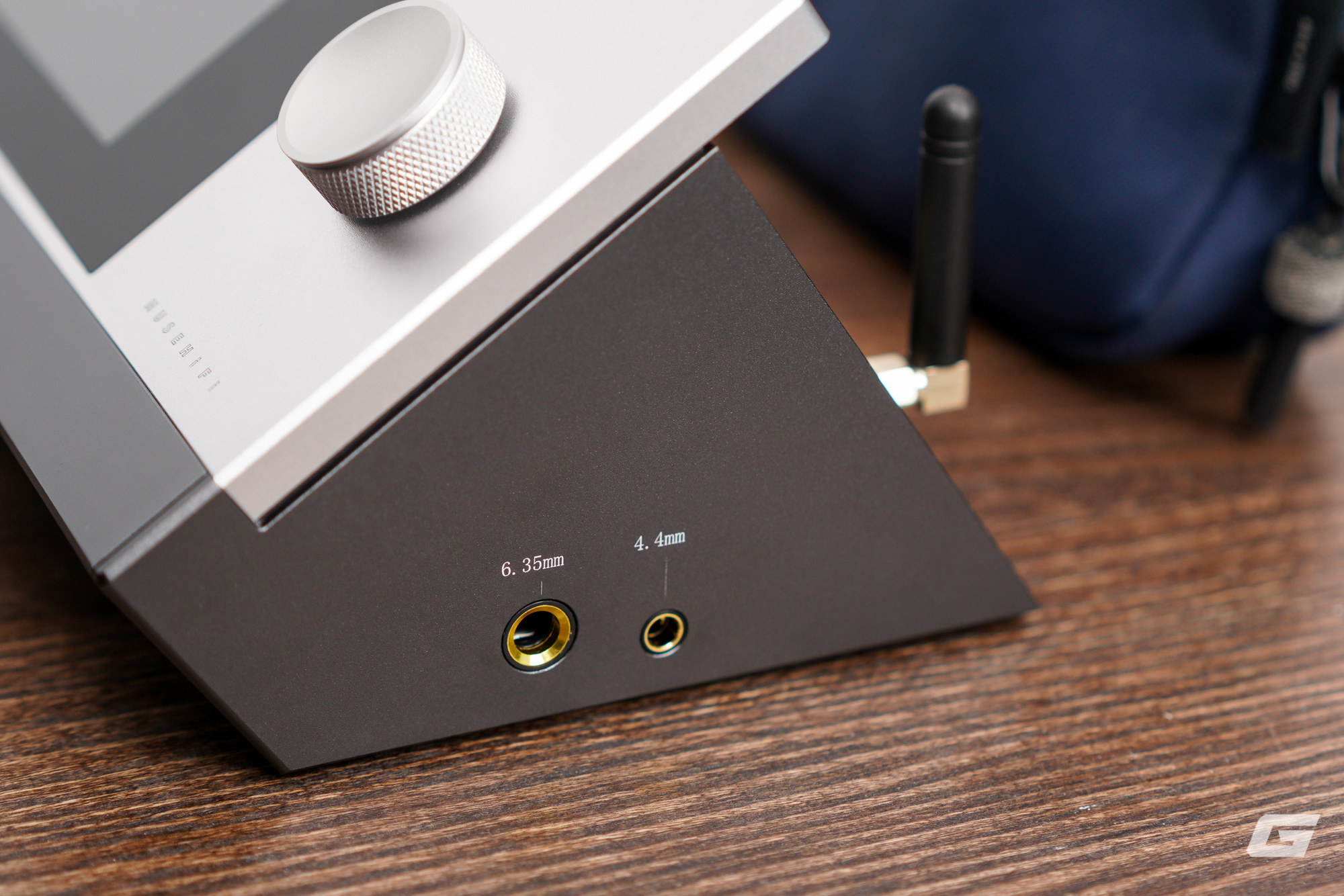Đ&aacute;nh gi&aacute; MUSE HiFi M300: DAC/Amp si&ecirc;u "độc lạ" với hệ điều h&agrave;nh ri&ecirc;ng, m&agrave;n h&igrave;nh 5 inch v&agrave; chế độ giả lập &acirc;m thanh của đ&egrave;n!- Ảnh 7.