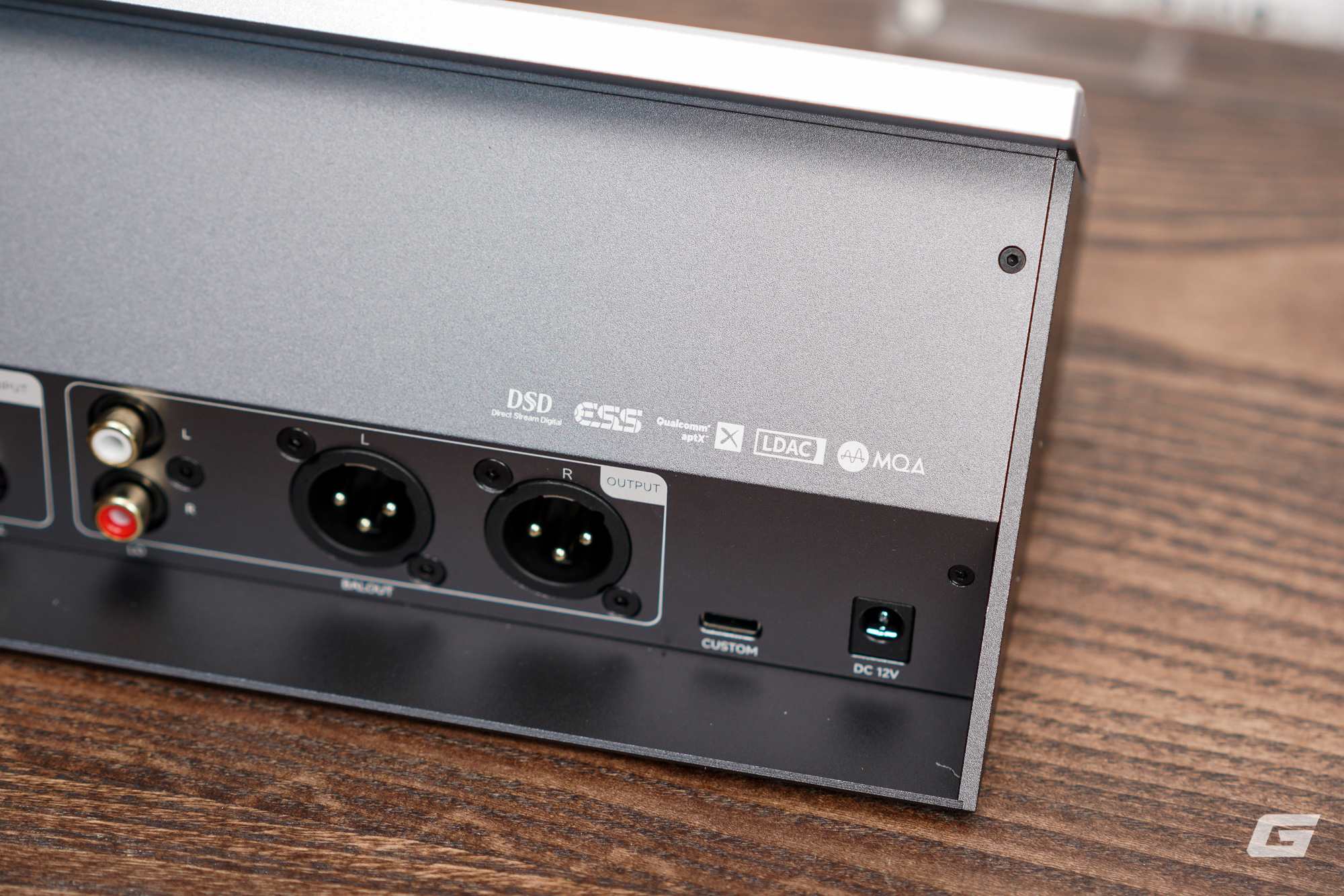 Đ&aacute;nh gi&aacute; MUSE HiFi M300: DAC/Amp si&ecirc;u "độc lạ" với hệ điều h&agrave;nh ri&ecirc;ng, m&agrave;n h&igrave;nh 5 inch v&agrave; chế độ giả lập &acirc;m thanh của đ&egrave;n!- Ảnh 5.