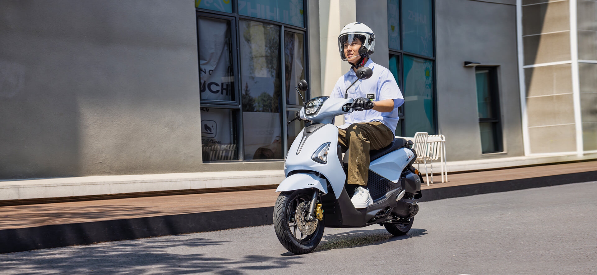 "Xe tay ga quốc d&acirc;n" Honda Vision sắp gặp đối thủ lớn: Động cơ eSP, c&oacute; phanh ABS, c&ugrave;ng nh&agrave; Honda m&agrave; gi&aacute; rẻ kh&ocirc;ng tưởng! - Ảnh 5.