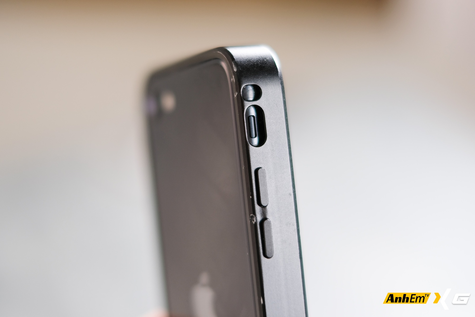 Sinh vi&ecirc;n Việt chế tạo th&agrave;nh c&ocirc;ng chiếc iPhone pin 6.500mAh- Ảnh 9.