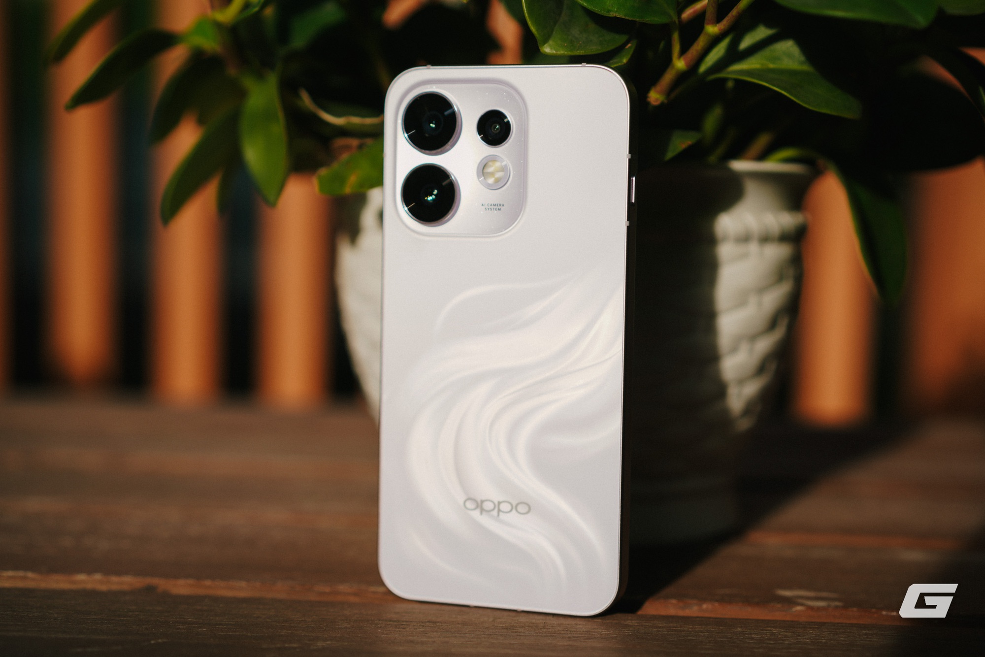 Trải nghiệm OPPO Reno16 5G: Thiết kế bắt mắt, camera nhiều t&iacute;nh năng chỉnh sửa "vui vẻ" v&agrave; một cấu h&igrave;nh vừa đủ d&ugrave;ng - Ảnh 2.