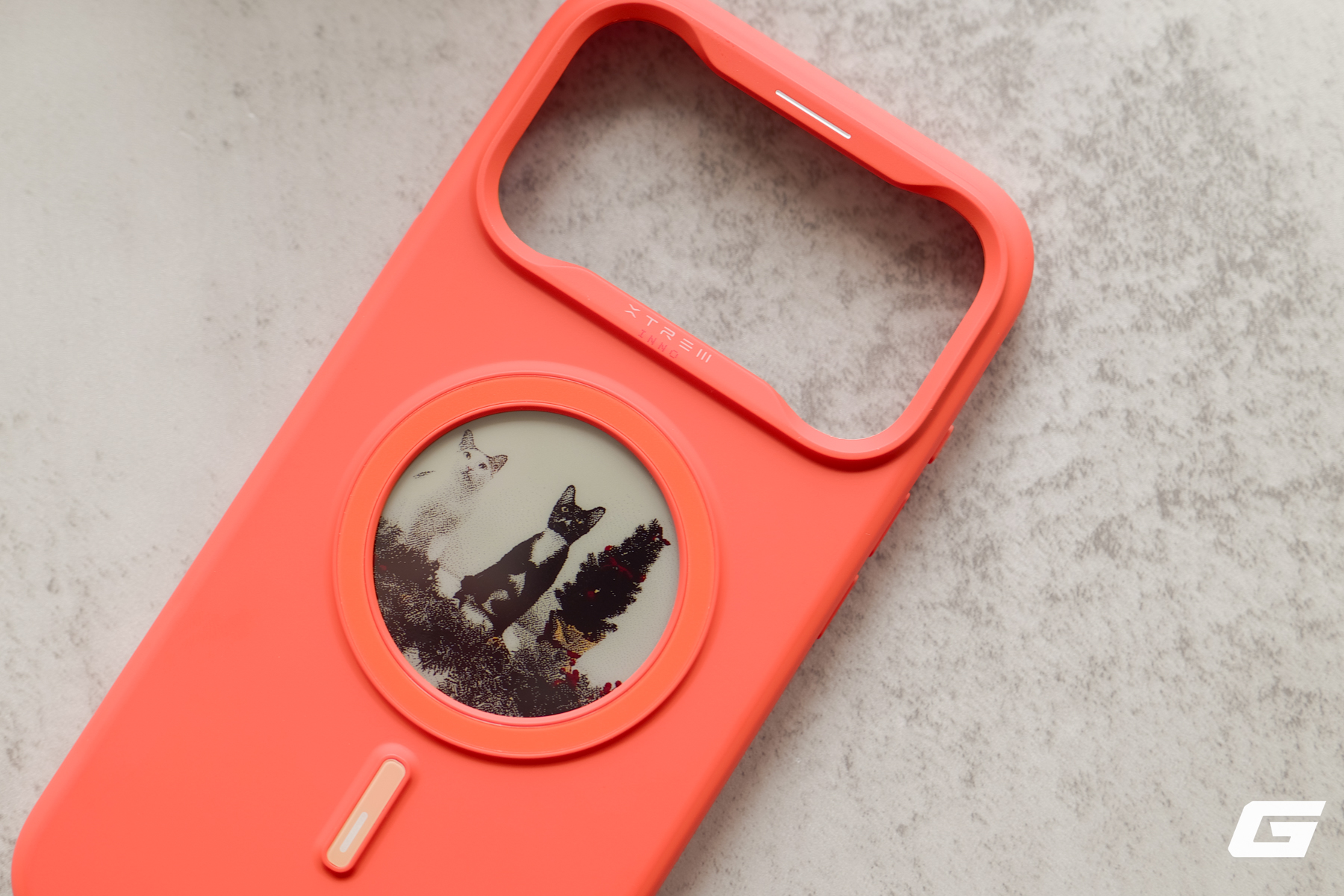 Gallery - Trên tay XTREM E-Ink Case: Chiếc ốp lưng có thể thay đổi giao diện chỉ bằng một cú chạm, không cần pin vẫn hoạt động - image 2