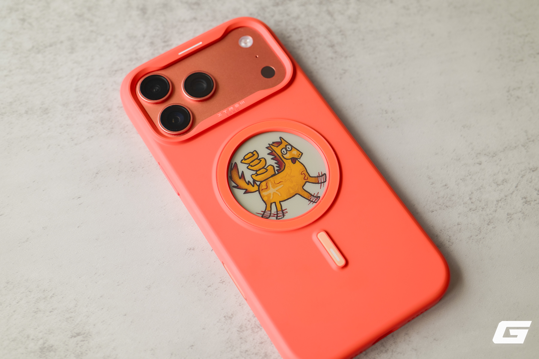 Gallery - Trên tay XTREM E-Ink Case: Chiếc ốp lưng có thể thay đổi giao diện chỉ bằng một cú chạm, không cần pin vẫn hoạt động - image 10