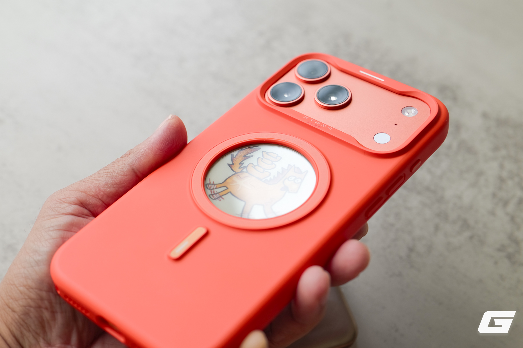 Gallery - Trên tay XTREM E-Ink Case: Chiếc ốp lưng có thể thay đổi giao diện chỉ bằng một cú chạm, không cần pin vẫn hoạt động - image 14