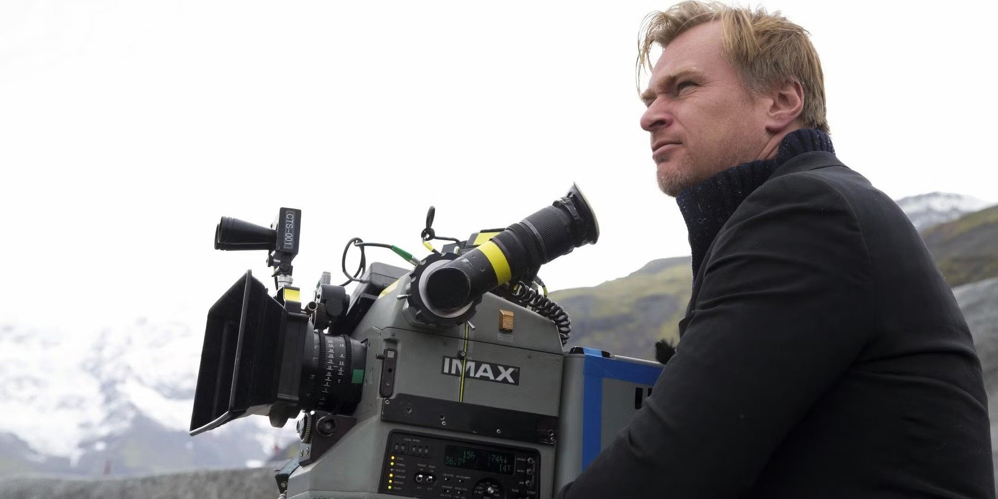 Christopher Nolan vừa l&agrave;m điều Apple từng l&agrave;m với iPhone: Cả Hollywood buộc phải bước v&agrave;o một cuộc đua ho&agrave;n to&agrave;n mới - Ảnh 2.