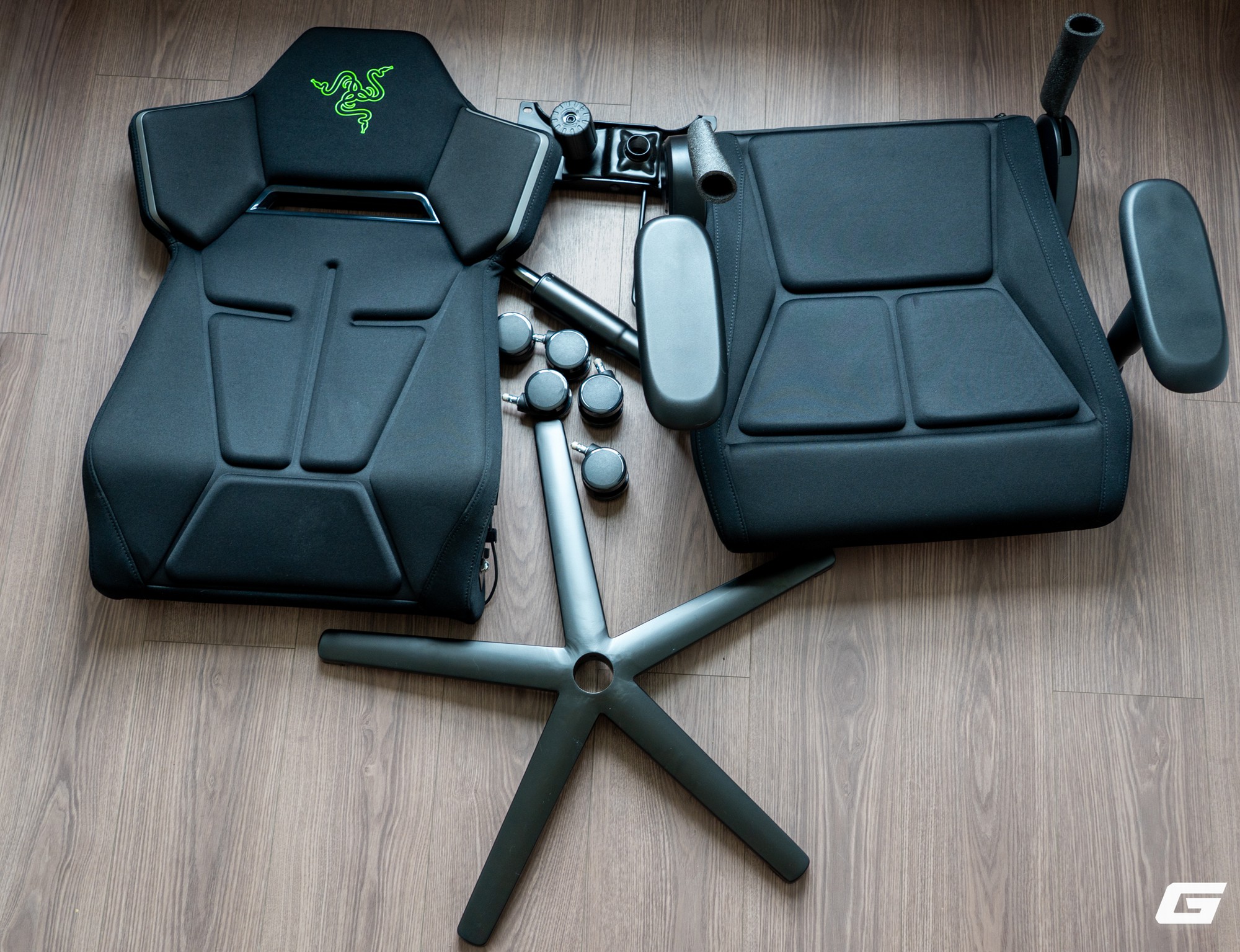 Trải nghiệm Soma Chroma: Ghế gaming RGB "kh&ocirc;ng d&acirc;y" 17,5 triệu đồng của Razer c&oacute; g&igrave; đ&aacute;ng ch&uacute; &yacute; - Ảnh 7.