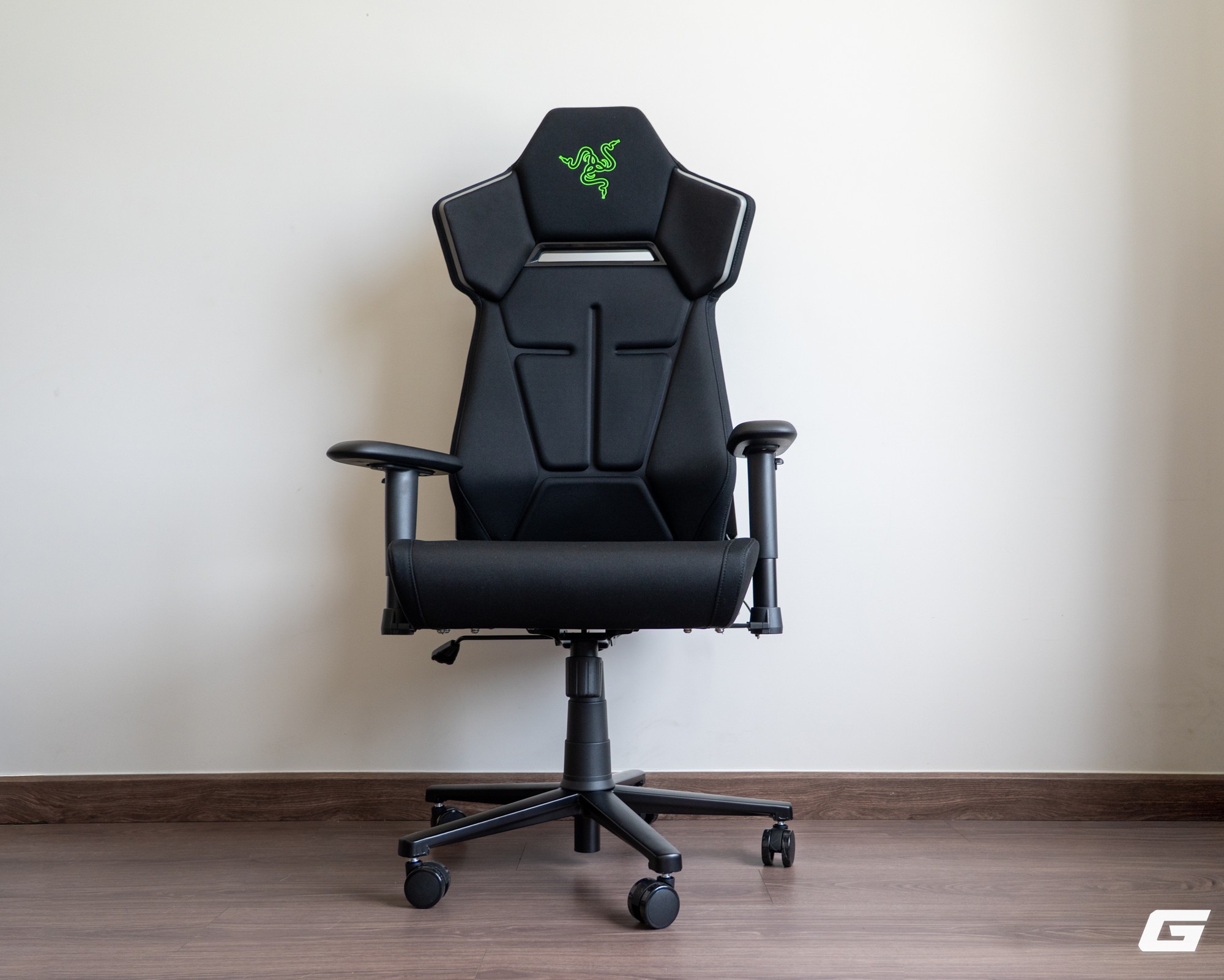 Trải nghiệm Soma Chroma: Ghế gaming RGB "kh&ocirc;ng d&acirc;y" 17,5 triệu đồng của Razer c&oacute; g&igrave; đ&aacute;ng ch&uacute; &yacute; - Ảnh 12.