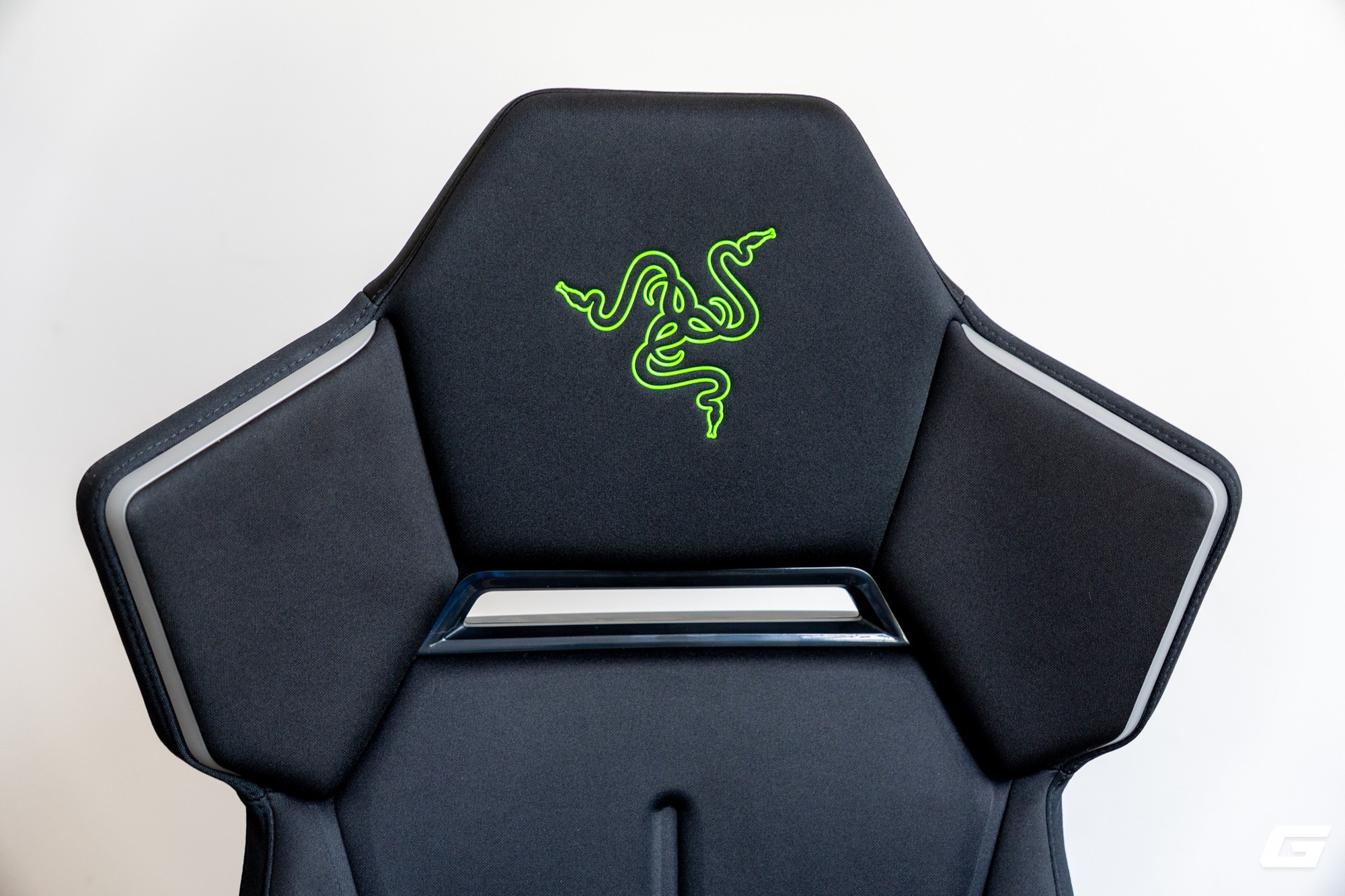 Trải nghiệm Soma Chroma: Ghế gaming RGB "kh&ocirc;ng d&acirc;y" 17,5 triệu đồng của Razer c&oacute; g&igrave; đ&aacute;ng ch&uacute; &yacute; - Ảnh 13.