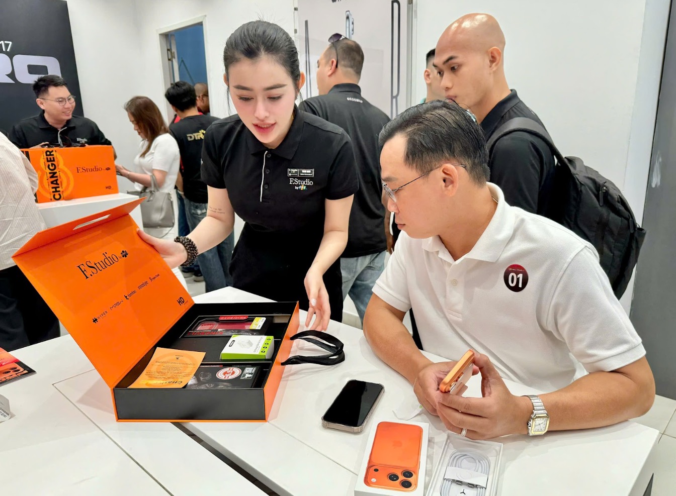 V&igrave; sao iPhone Pro v&agrave; Pro Max vẫn &aacute;p đảo tại Việt Nam d&ugrave; gi&aacute; ng&agrave;y c&agrave;ng cao? - Ảnh 4.
