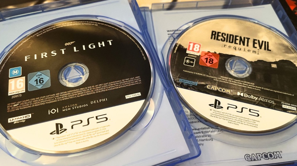 Đến trailer phim Resident Evil cũng bị vạ l&acirc;y v&igrave; quyết định khai tử đĩa game của PlayStation- Ảnh 5.