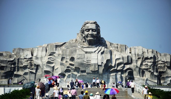 H&igrave;nh ảnh người vợ chờ chồng trong The Odyssey gợi l&ecirc;n một li&ecirc;n tưởng l&agrave;m t&ocirc;i bật kh&oacute;c- Ảnh 3.