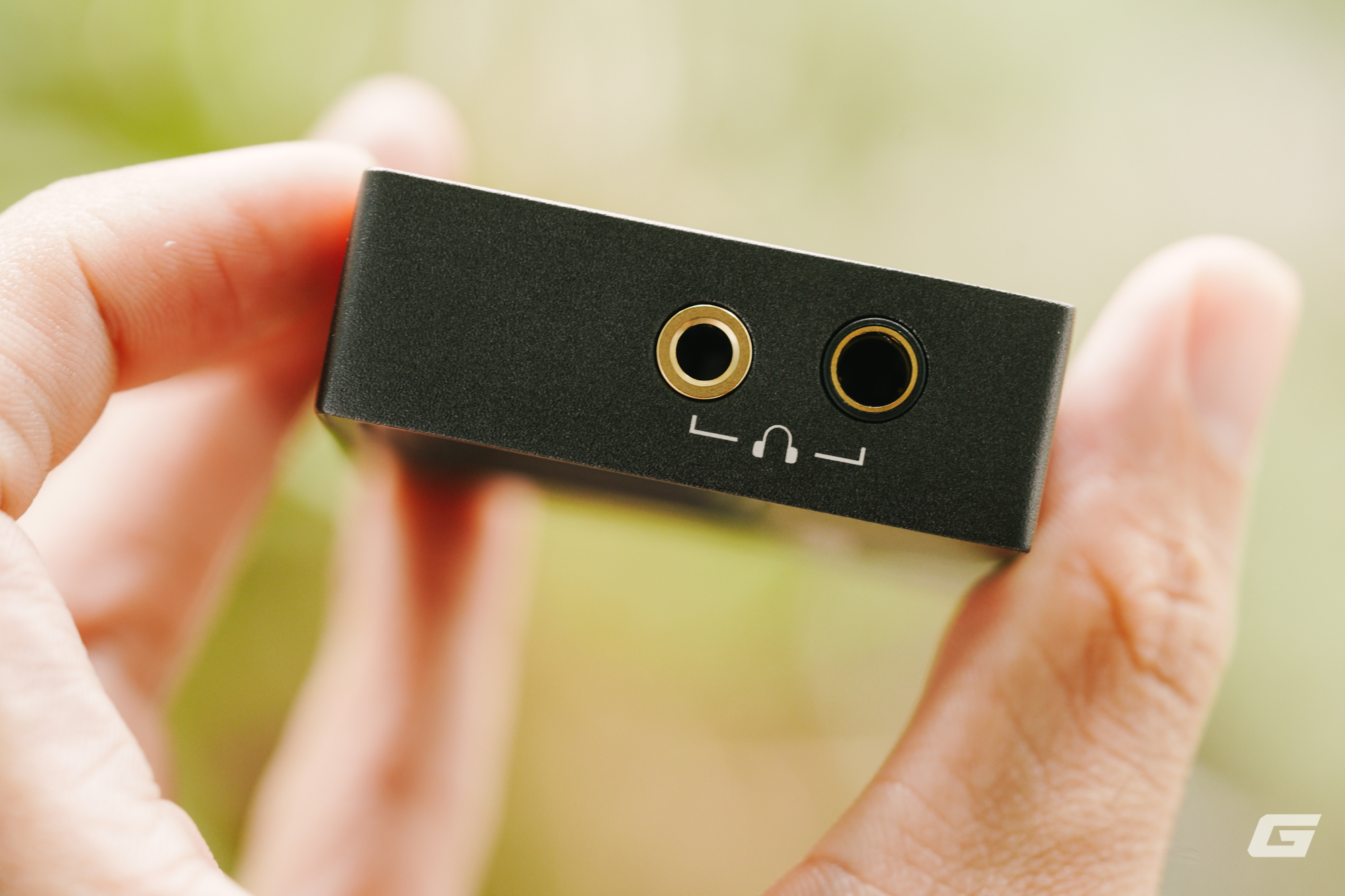 Chiếc DAC/Amp nghe nhạc bỏ t&uacute;i n&agrave;y gi&uacute;p bạn đem "chất &acirc;m đ&egrave;n" đi mu&ocirc;n nơi- Ảnh 5.