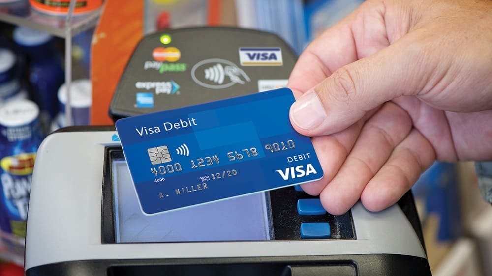 NHNN cảnh b&aacute;o t&igrave;nh trạng đ&aacute;nh tr&aacute;o chip tr&ecirc;n thẻ, giao dịch chiếm đoạt t&agrave;i sản - Ảnh 1.