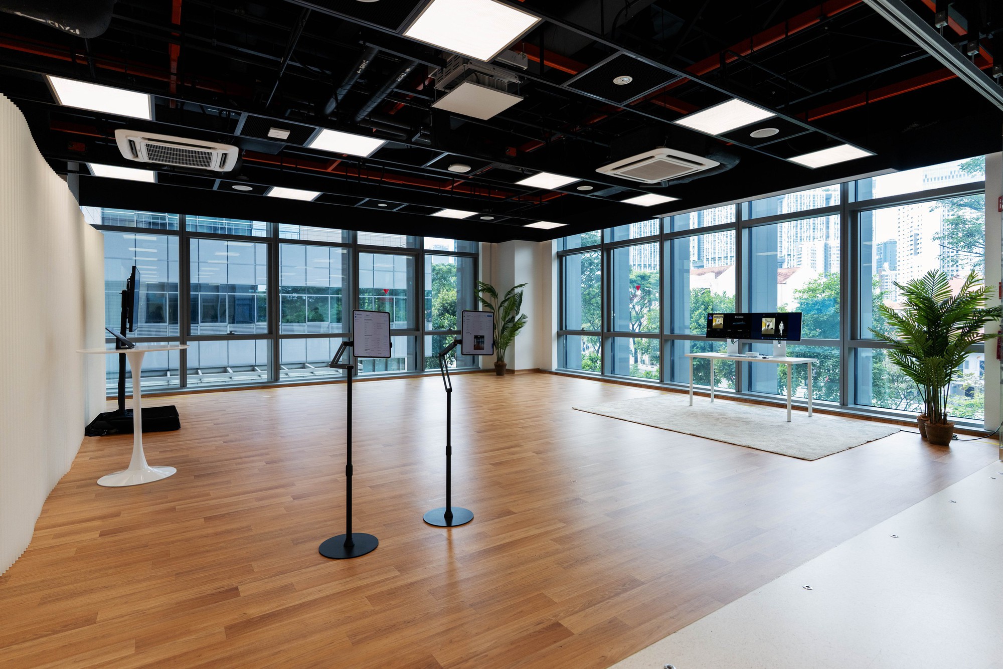 Apple gi&uacute;p hiện thực ho&aacute; điều tưởng chừng kh&ocirc;ng thể: đưa cả một ph&ograve;ng lab ph&acirc;n t&iacute;ch d&aacute;ng đi v&agrave;o iPad Pro - Ảnh 2.