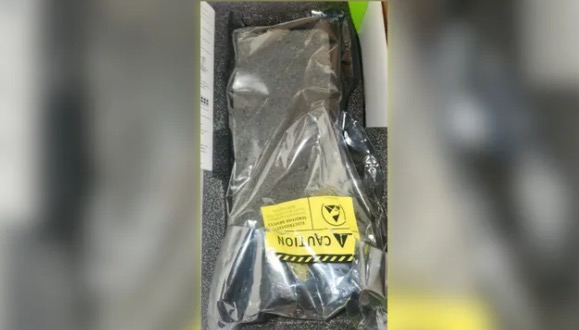Mua 1 card RTX 5070 Ti, được 2 l&iacute;t nước - Ảnh 2.