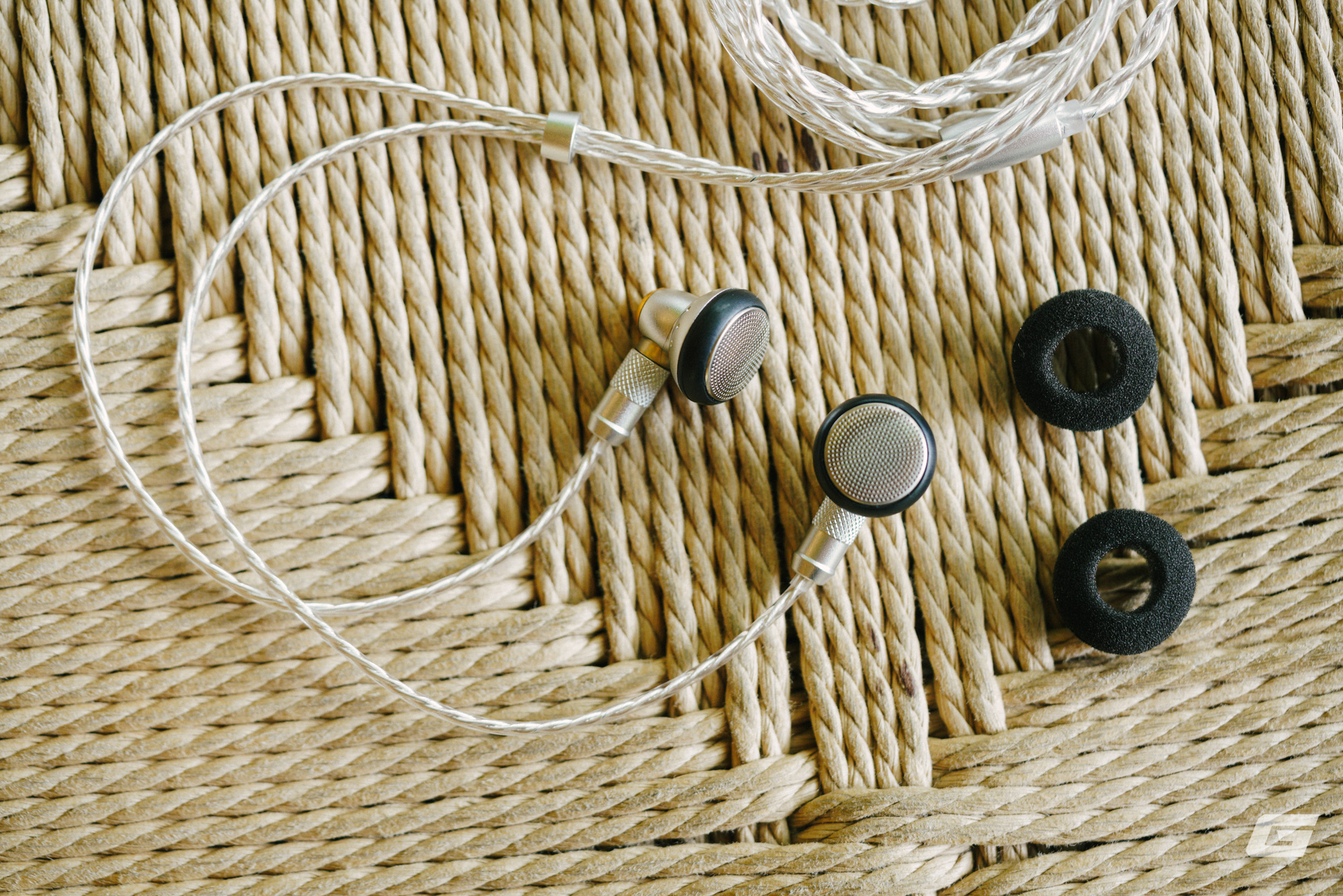 Tai nghe Earbuds liệu c&ograve;n chỗ đứng trong thị trường &acirc;m thanh hiện đại? - Ảnh 13.
