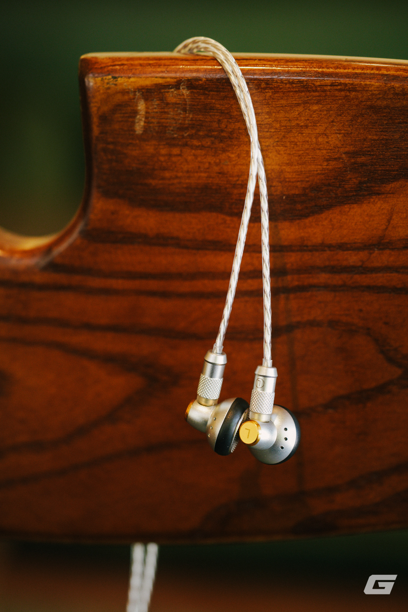 Tai nghe Earbuds liệu c&ograve;n chỗ đứng trong thị trường &acirc;m thanh hiện đại? - Ảnh 15.