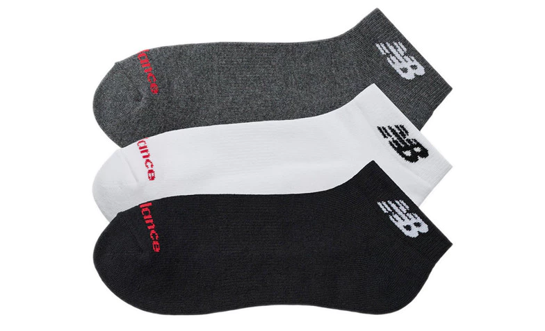 New Balance, Puma, adidas c&oacute; deal giảm tới 60%: Gợi &yacute; những m&oacute;n đ&aacute;ng xuống tiền từ gi&agrave;y, quần &aacute;o đến phụ kiện- Ảnh 3.