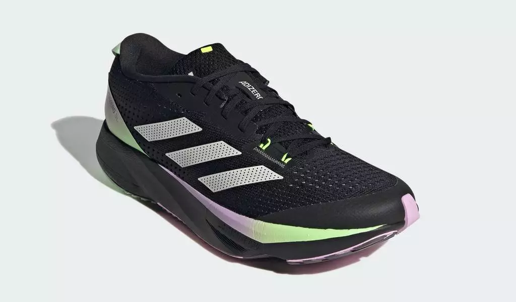 New Balance, Puma, adidas c&oacute; deal giảm tới 60%: Gợi &yacute; những m&oacute;n đ&aacute;ng xuống tiền từ gi&agrave;y, quần &aacute;o đến phụ kiện- Ảnh 6.