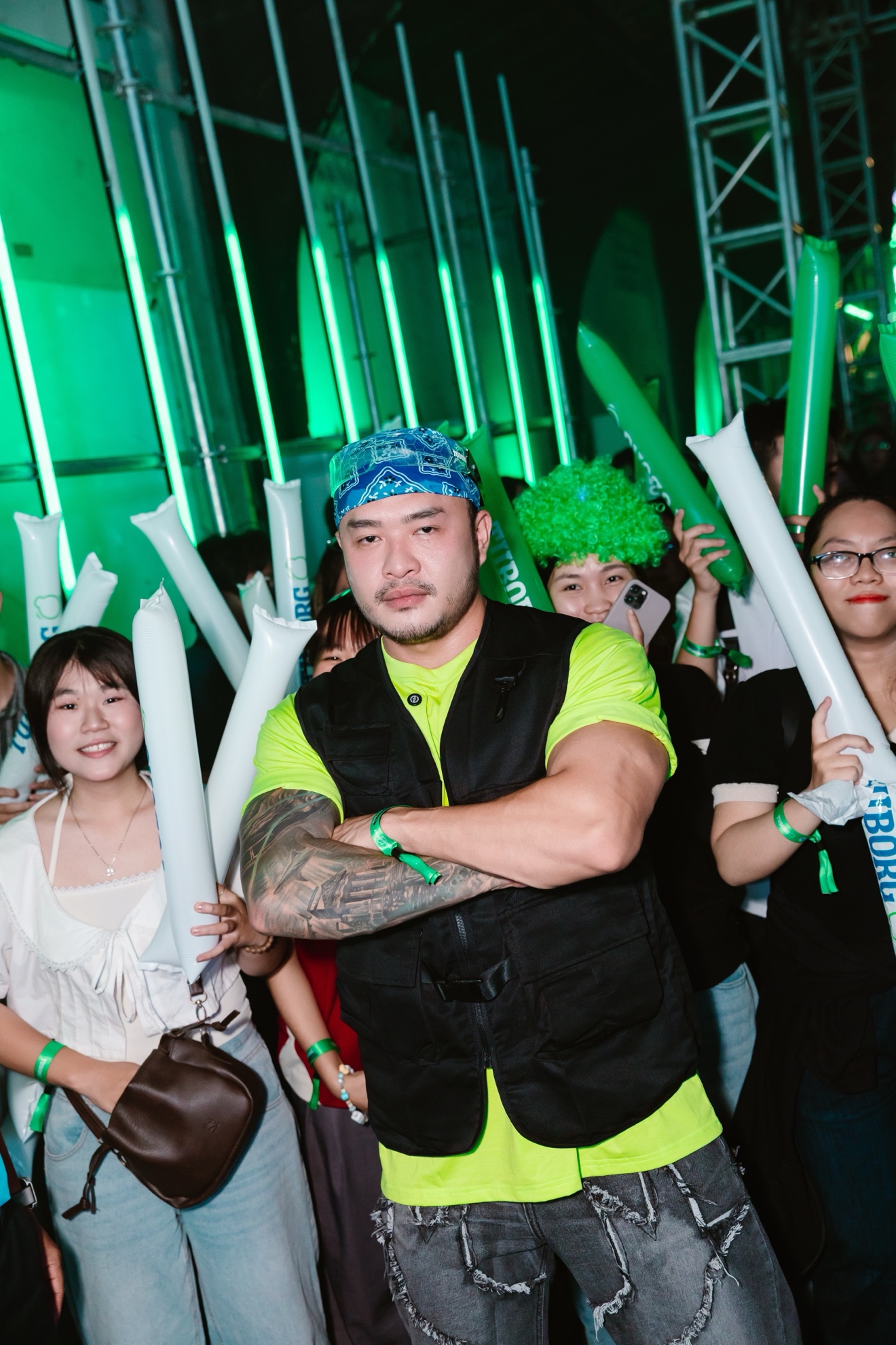 Không theo bất kỳ “chuẩn vui” nào, Gen Z biến nhạc hội thành “lãnh địa” độc bản - Ảnh 13. Không theo bất kỳ “chuẩn vui” nào, Gen Z biến nhạc hội thành “lãnh địa” độc bản - Ảnh 13.