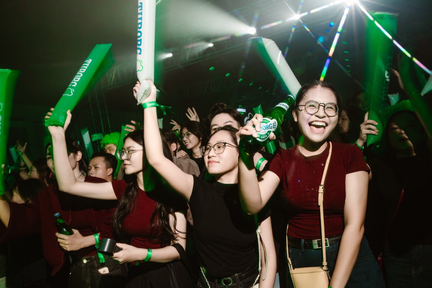 Không theo bất kỳ “chuẩn vui” nào, Gen Z biến nhạc hội thành “lãnh địa” độc bản - Ảnh 9. Không theo bất kỳ “chuẩn vui” nào, Gen Z biến nhạc hội thành “lãnh địa” độc bản - Ảnh 9.